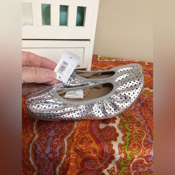 NWT Old Navy Girls Ballet Style Slip On Shoes Metallic Silver Size 12 M - Picture 10 of 10